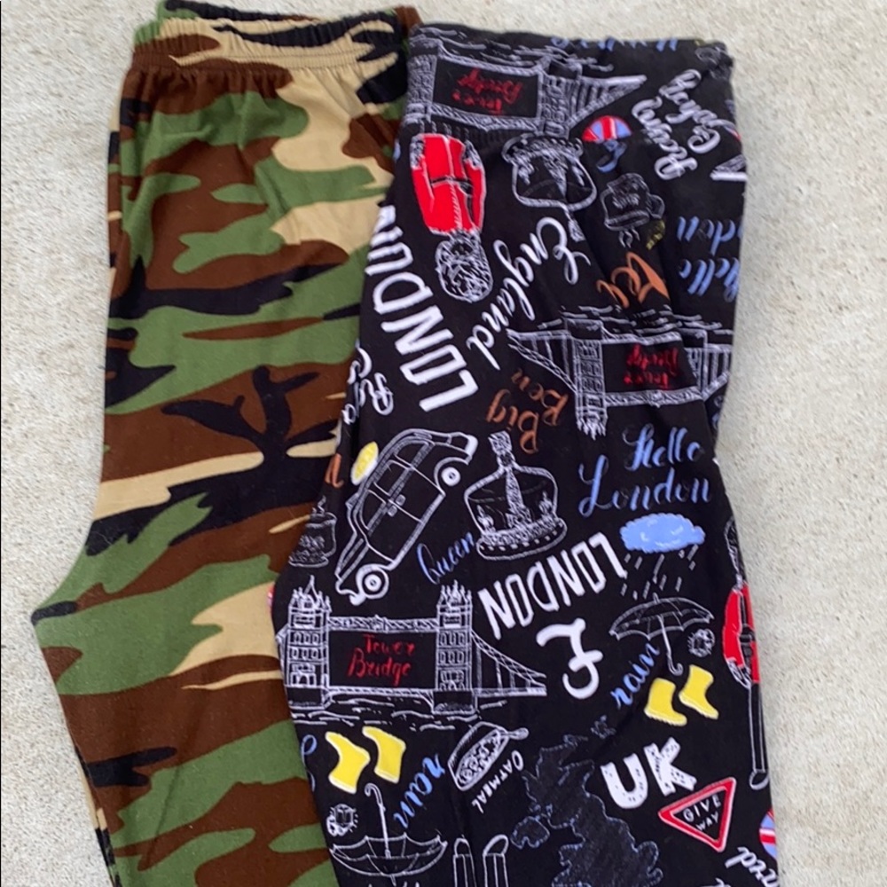 2 pack of patterned leggings very soft barely worn